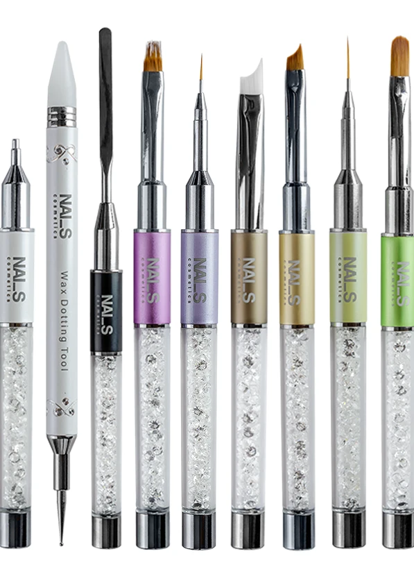     Professional nail art brush suitable for various techniques — lines, details and material application. The comfortable handle and different bristle types allow easy adaptation to different tasks.    Includes: 1 brush....