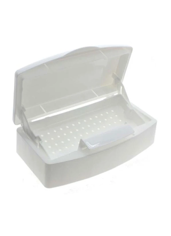 Plastmasas dezinfekcijas kastīte paredzēta manikīra, pedikīra, skropstu pieaudzēšanas u.c. instrumentu dezinficēšanai. Dezinficēt var arī nagu vīles....